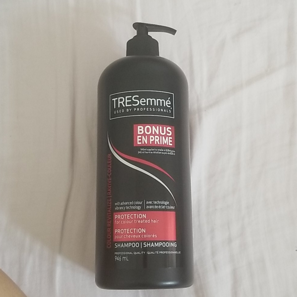 BOGO50 - Tresemme Colour Revitalize Shampoo